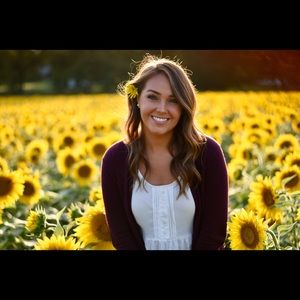 Meet your Posher, Emily